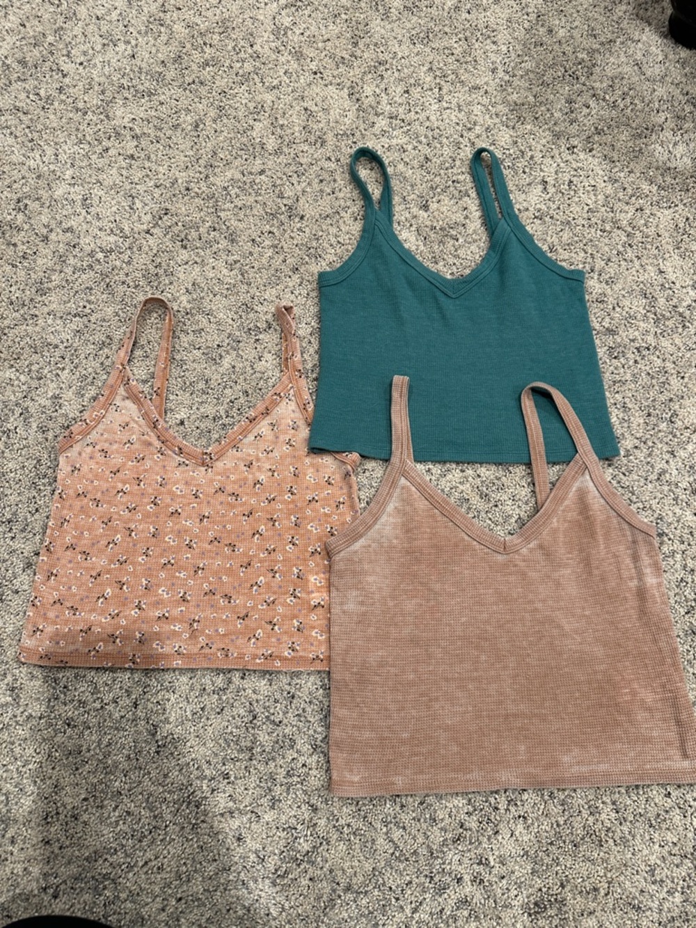 3-Pack Women's V-Neck Ribbed & Floral Crop Tank Tops - Teal & Blush